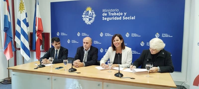 Daniel Pérez ,Mieres, Rosanna de Olivera y Rosario Pérez